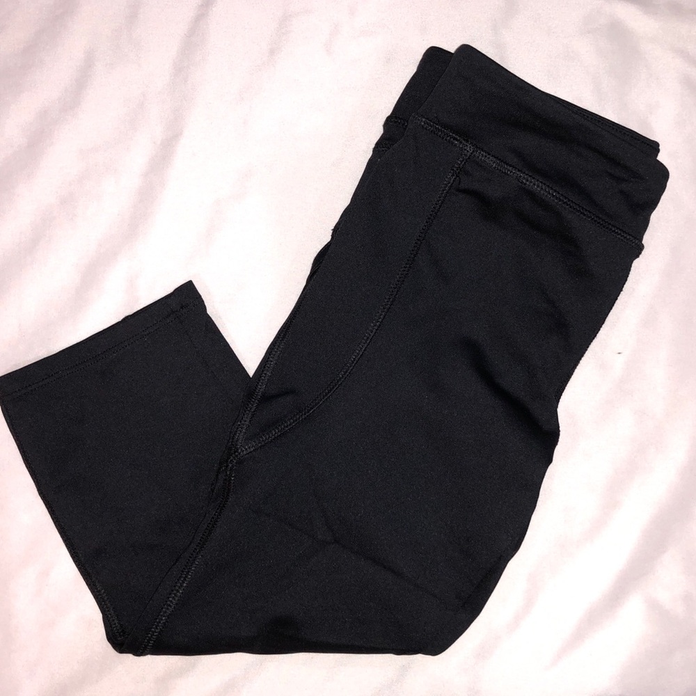 Forever 21 cropped gym legging - Picture 2 of 5